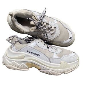 Balenciaga Women's Cream and White Sneakers